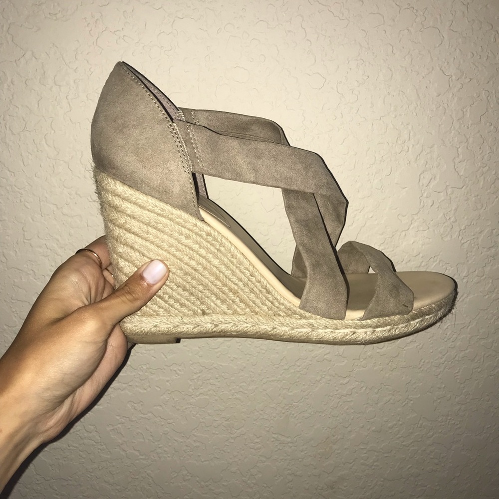 Tan Wedges